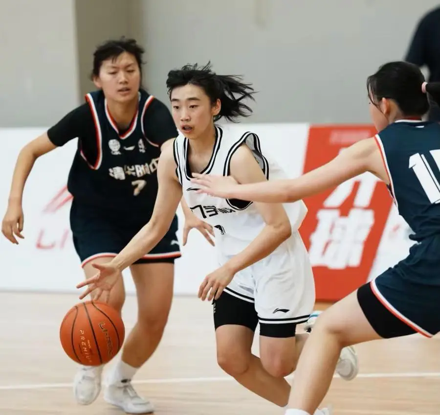 专业队篮球训练的费用是多少_0